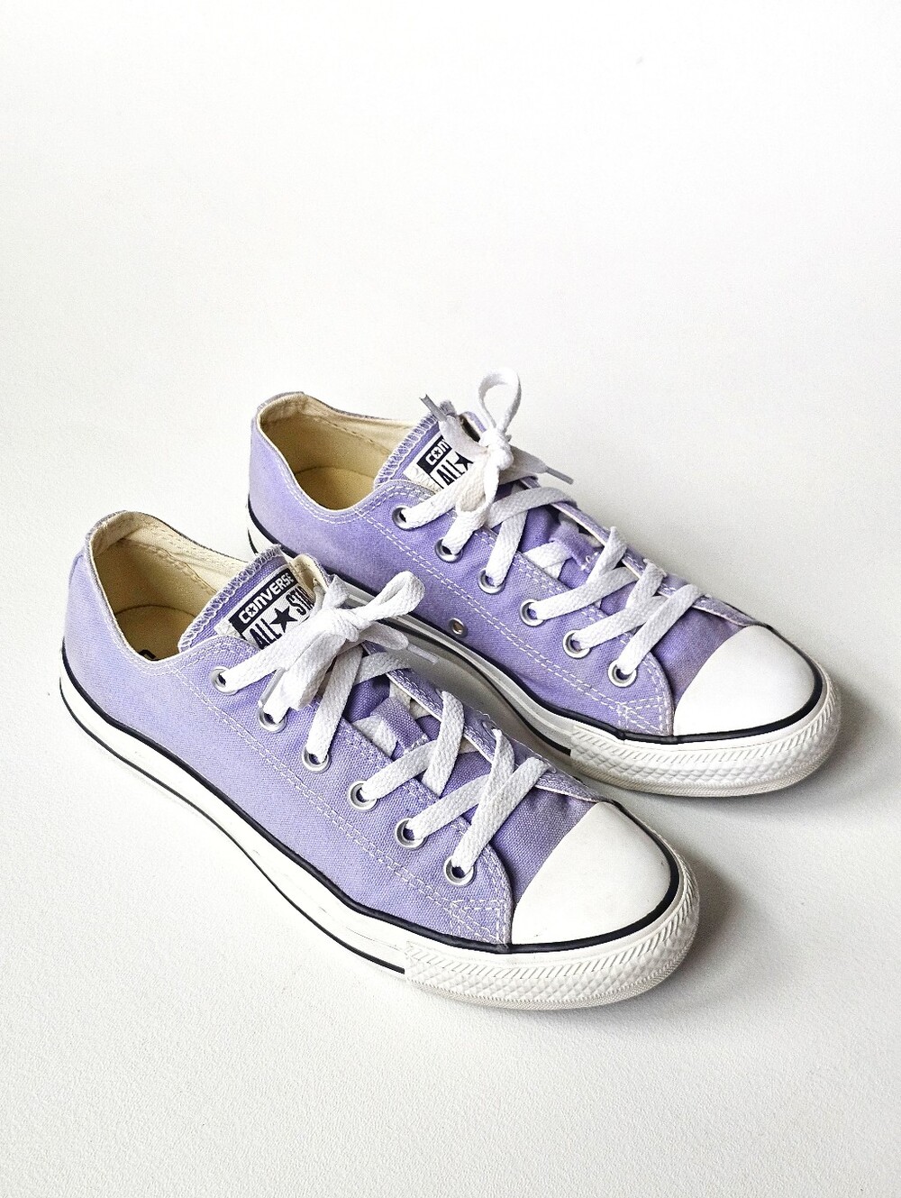 Converse Chuck Taylor All Star Lavender Low Top Sneakers Women’s Size 8